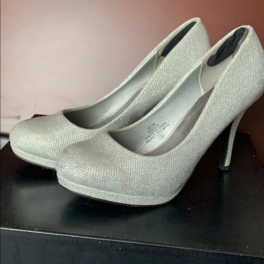Silver glitter pumps